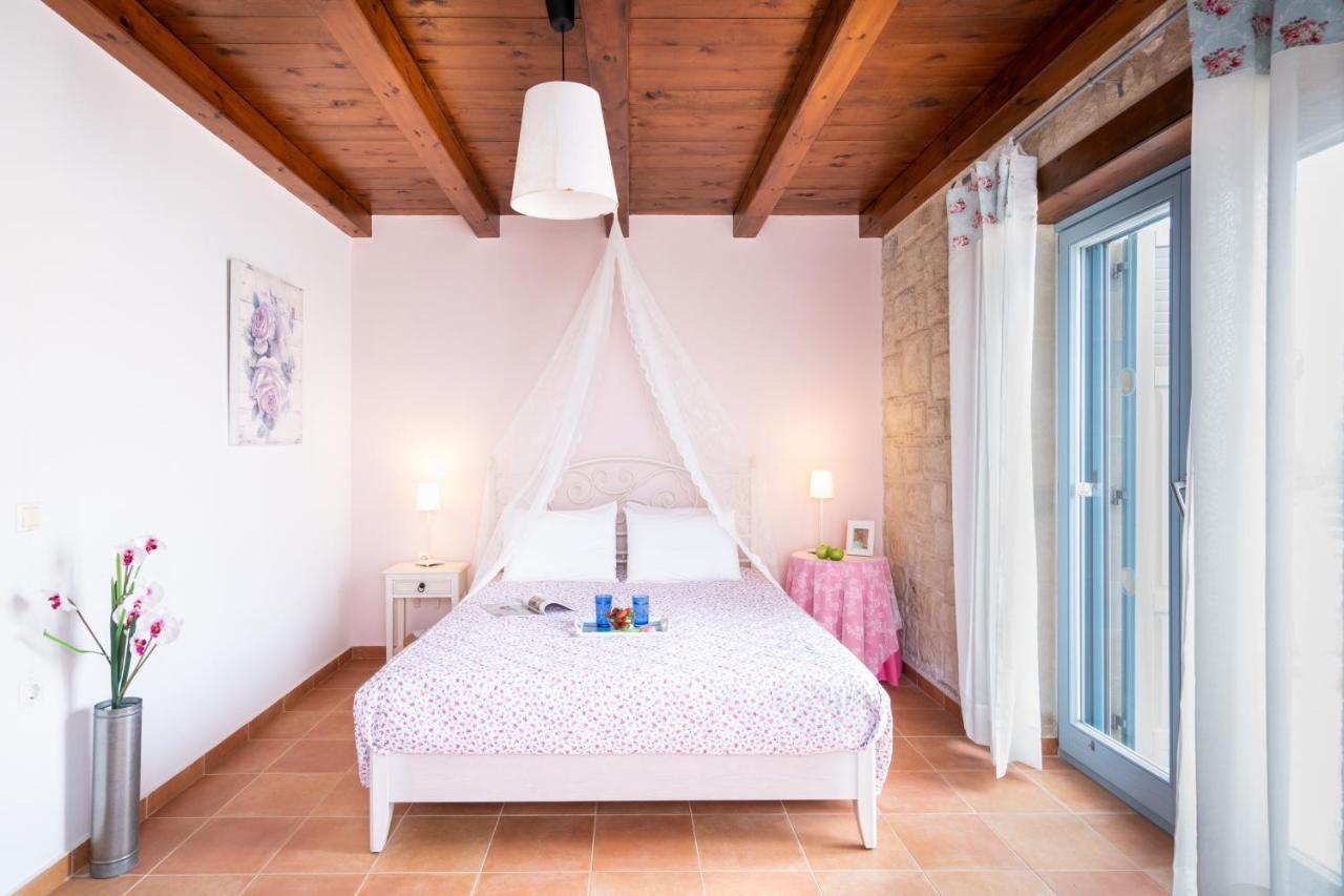Beachfront Villa Turquoise With Private Pool, Bbq And Ping Pong Table خانيا المظهر الخارجي الصورة